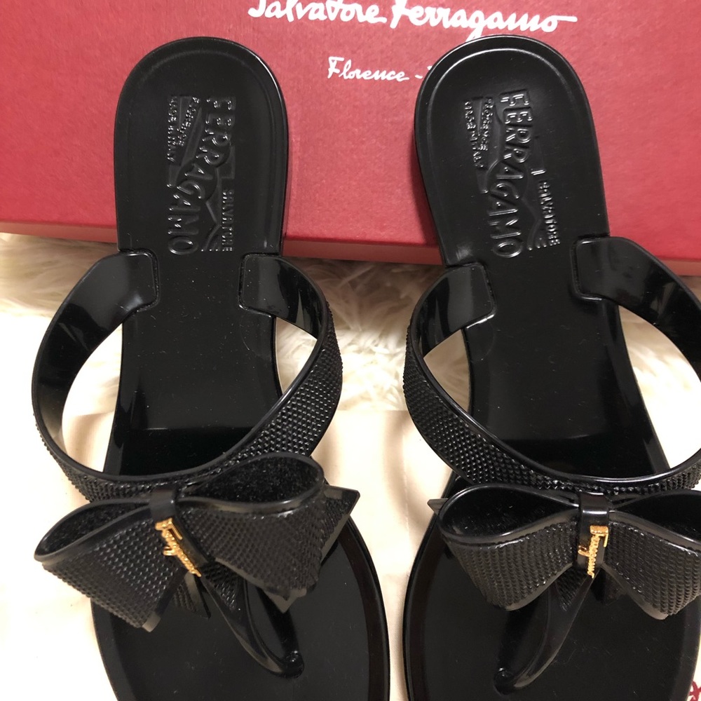 Salvatore Ferragamo Flip Flop Sandals (Free Dior Lip Glow) - Picture 5 of 8